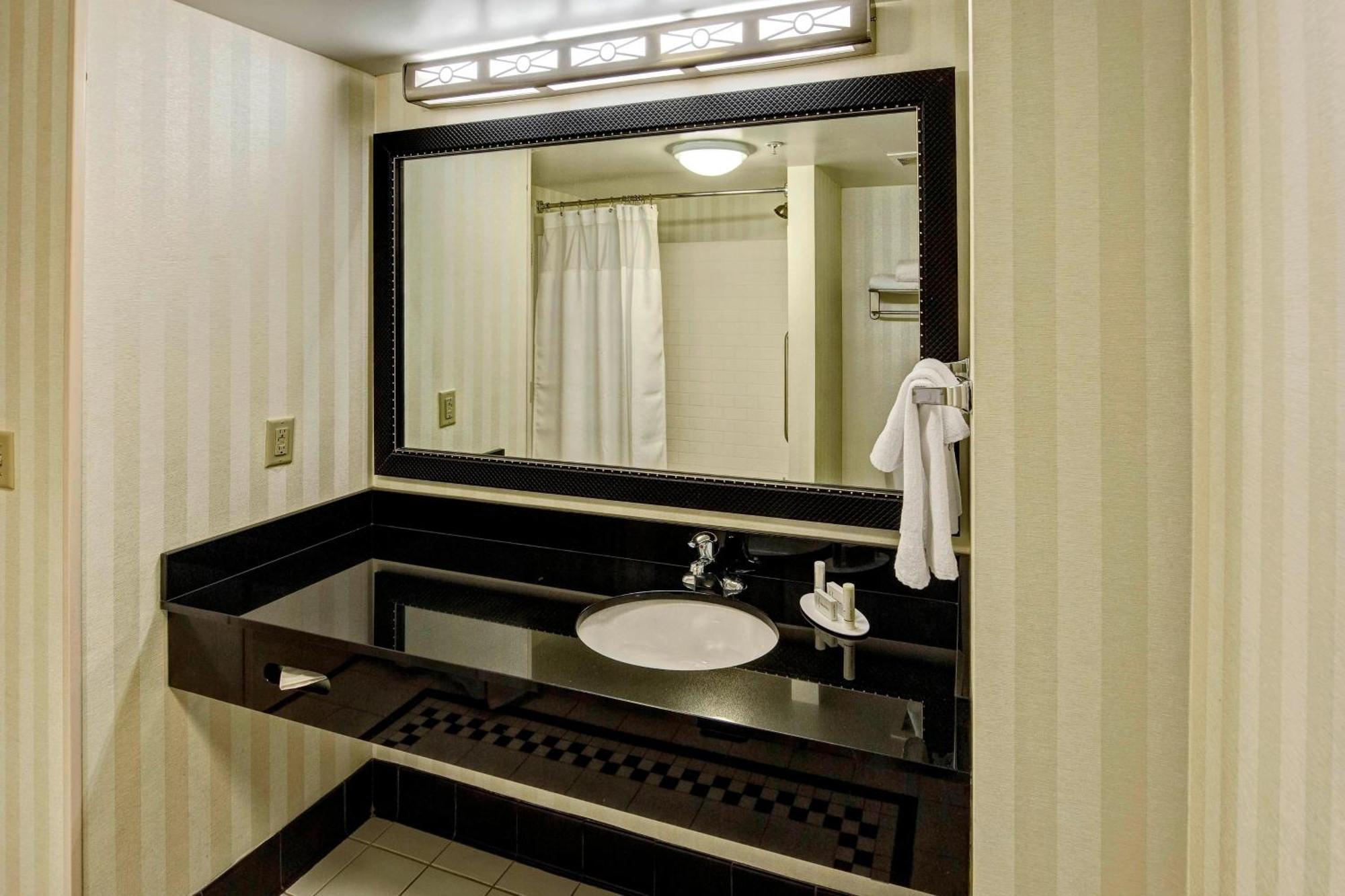 Fairfield Inn & Suites Memphis Олів-Бранч Екстер'єр фото